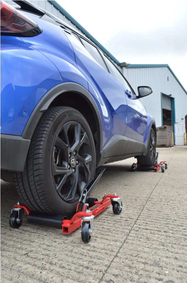 Hurricane Self-Jacking Wheel Skate (pair)