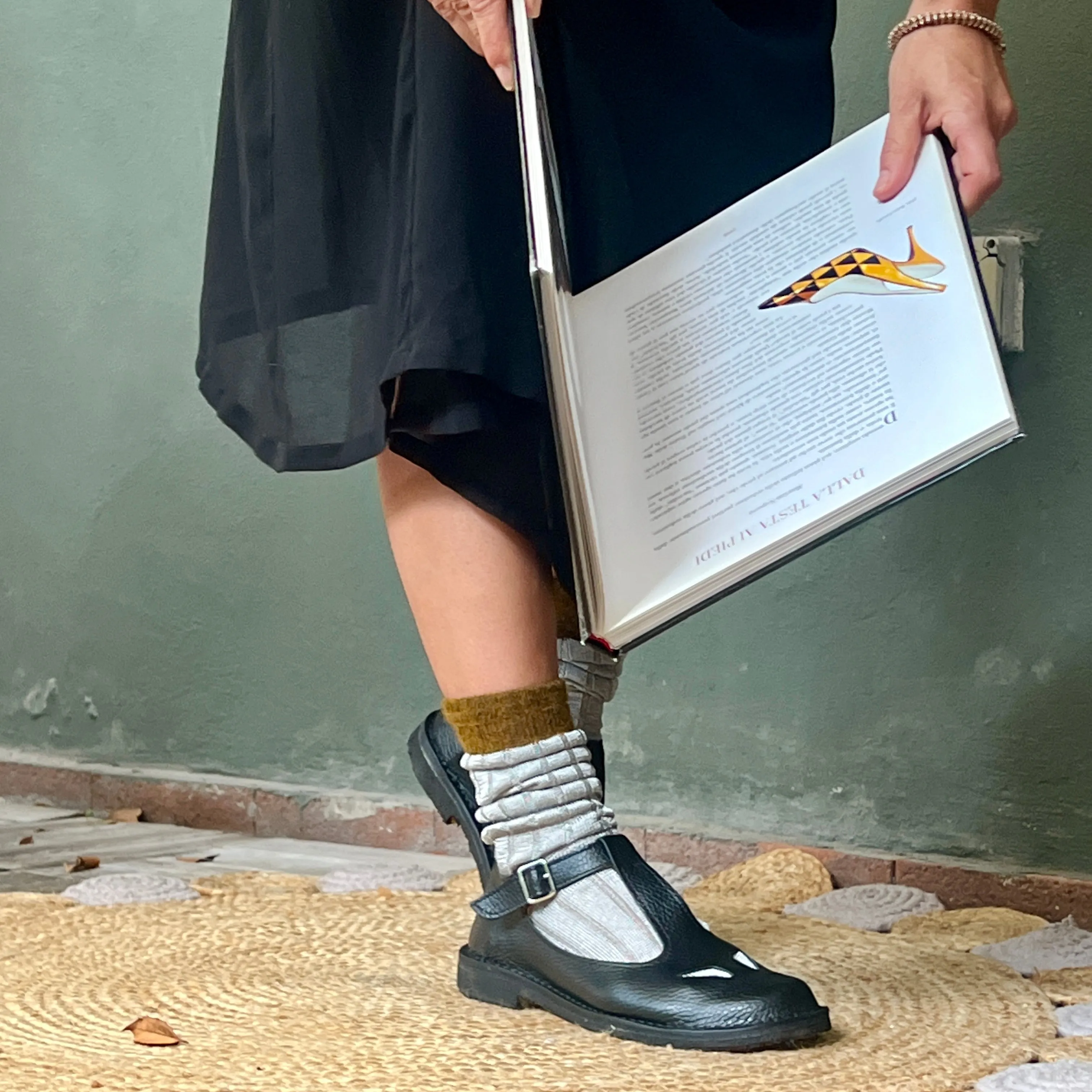 Paturnia Black bebe con occhietti in pelle nera artigianale toscana