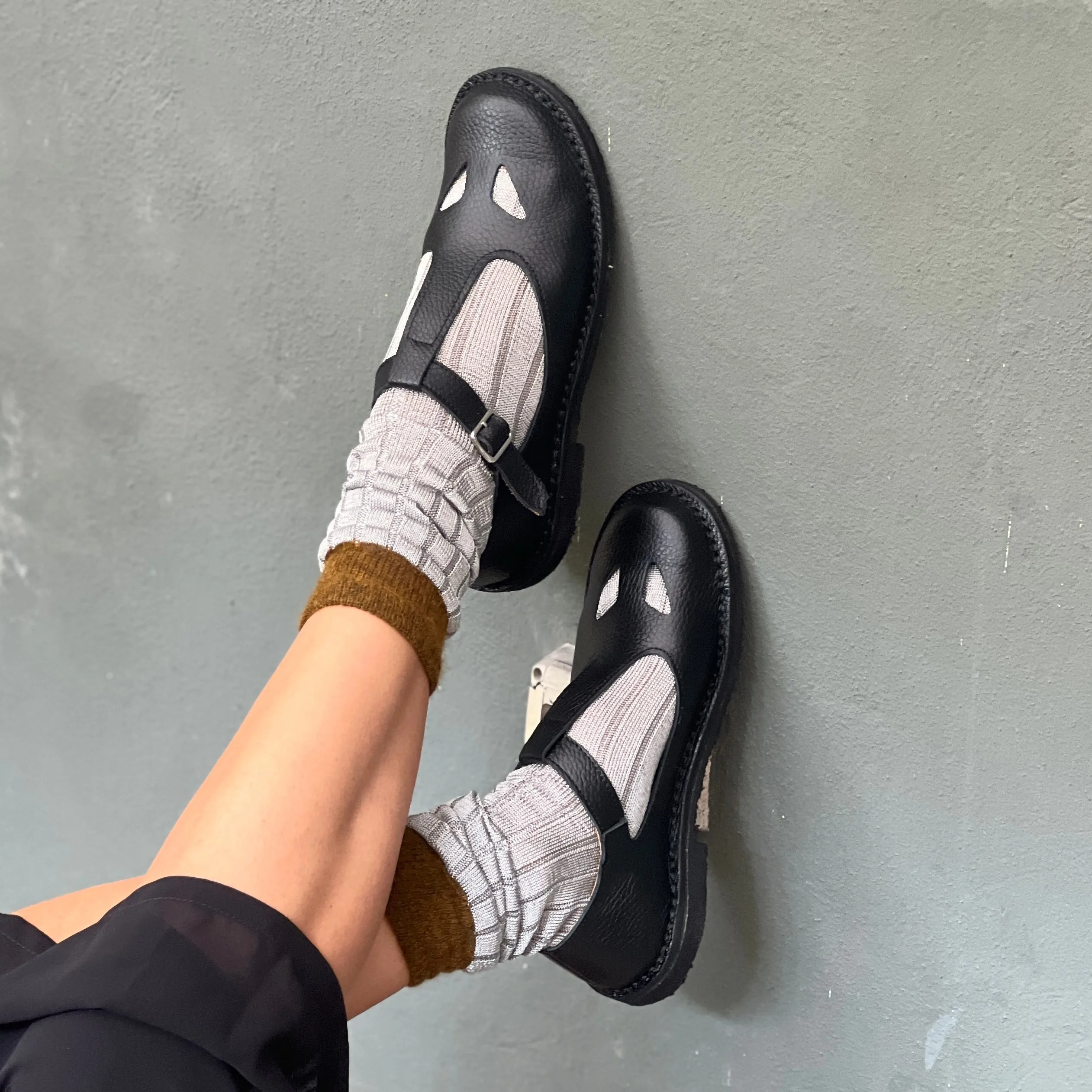 Paturnia Black bebe con occhietti in pelle nera artigianale toscana