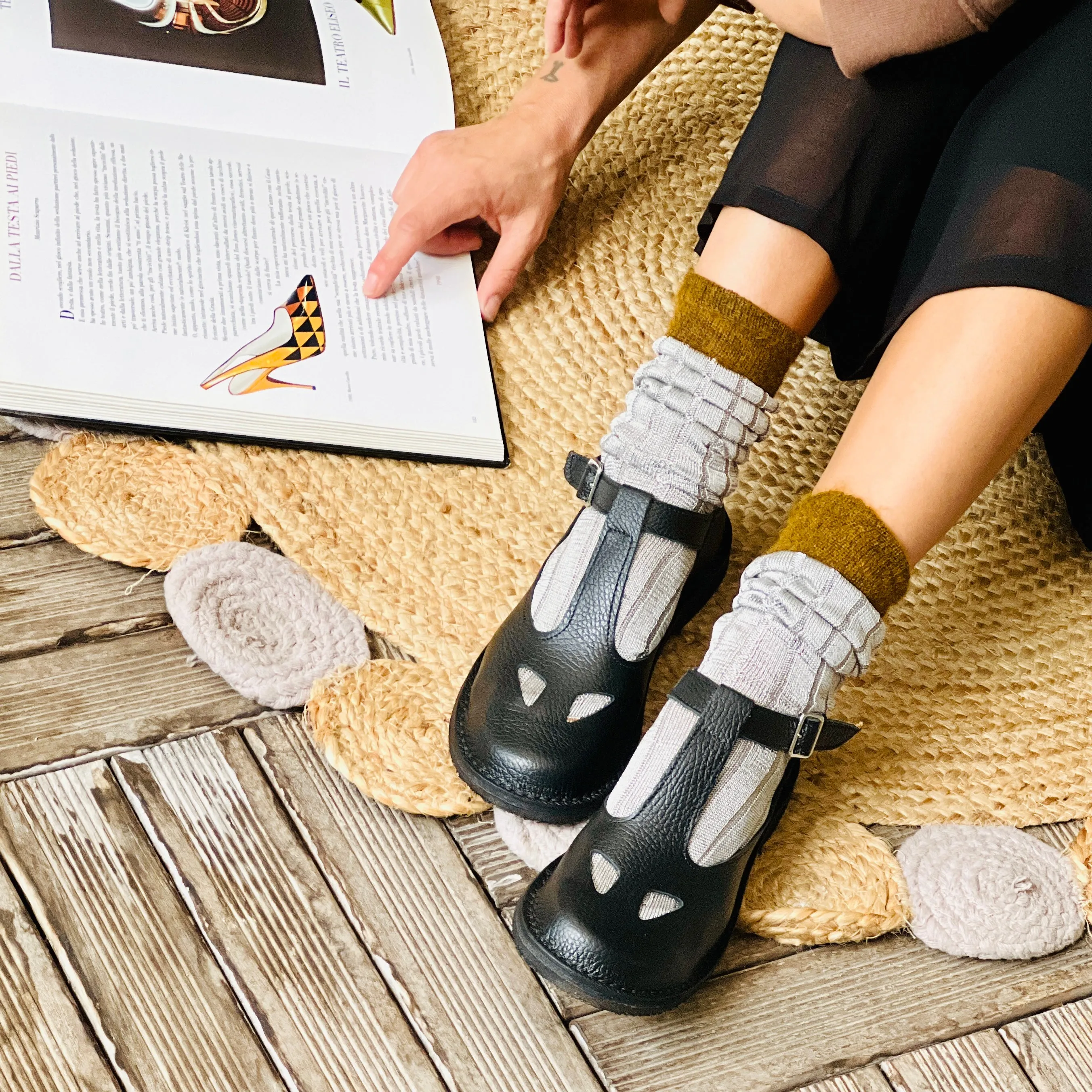 Paturnia Black bebe con occhietti in pelle nera artigianale toscana