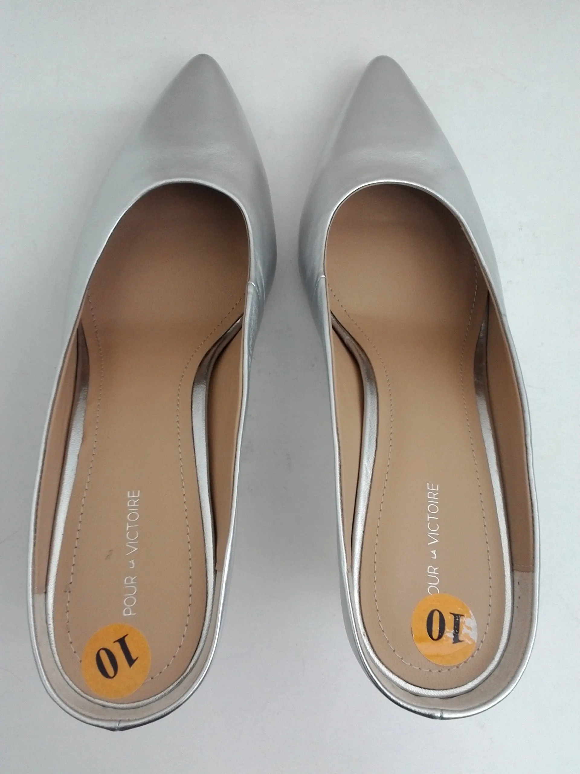 Pour La Victoire Women's Silver Leather Mule Size 10