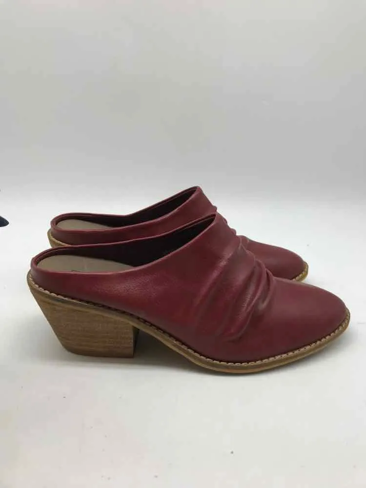 Pre-Owned Boutique Red Size 7 Mule Heels