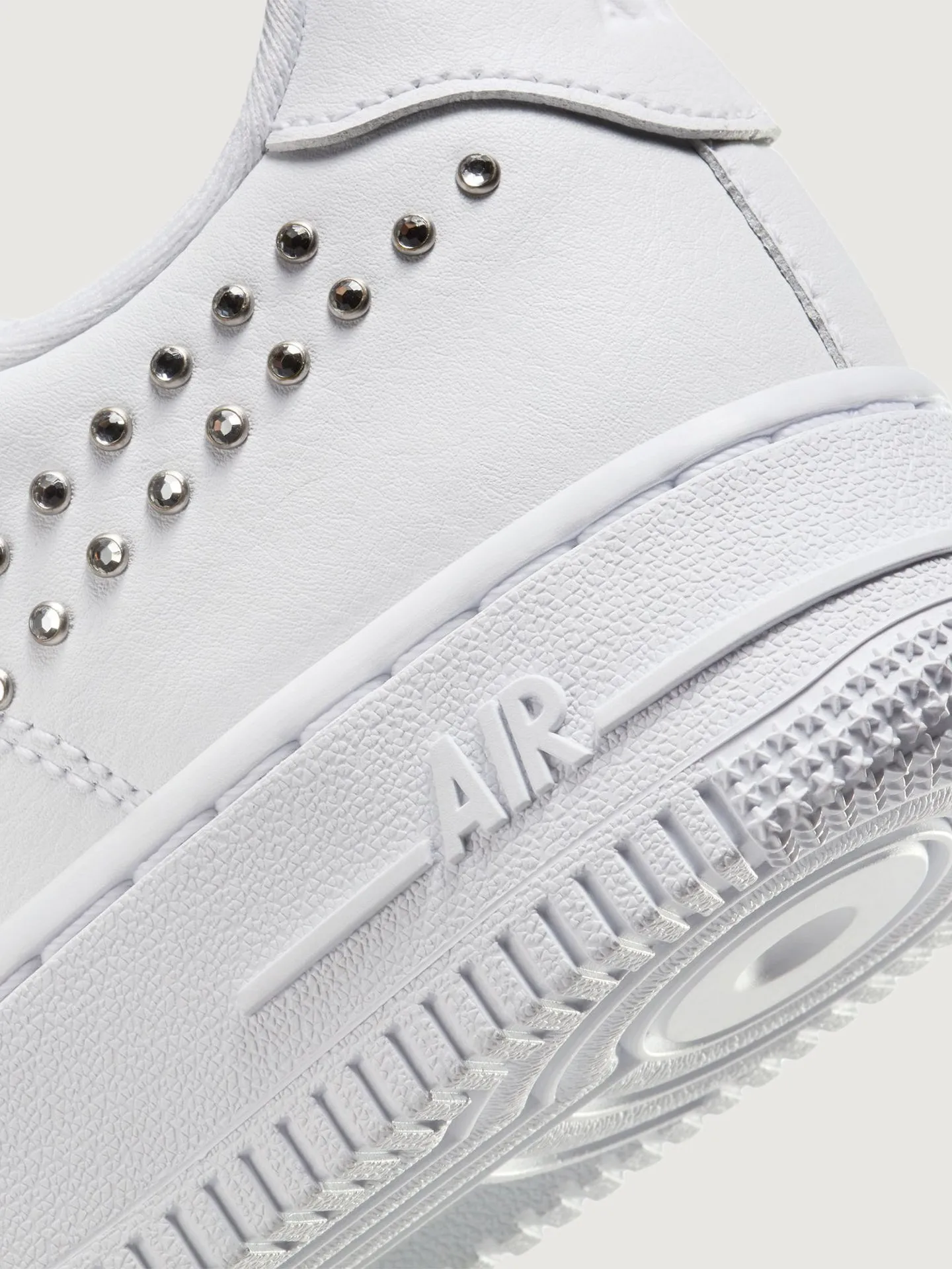 Wmns Air Force 1 '07 - White/Chrome-Metallic Silver