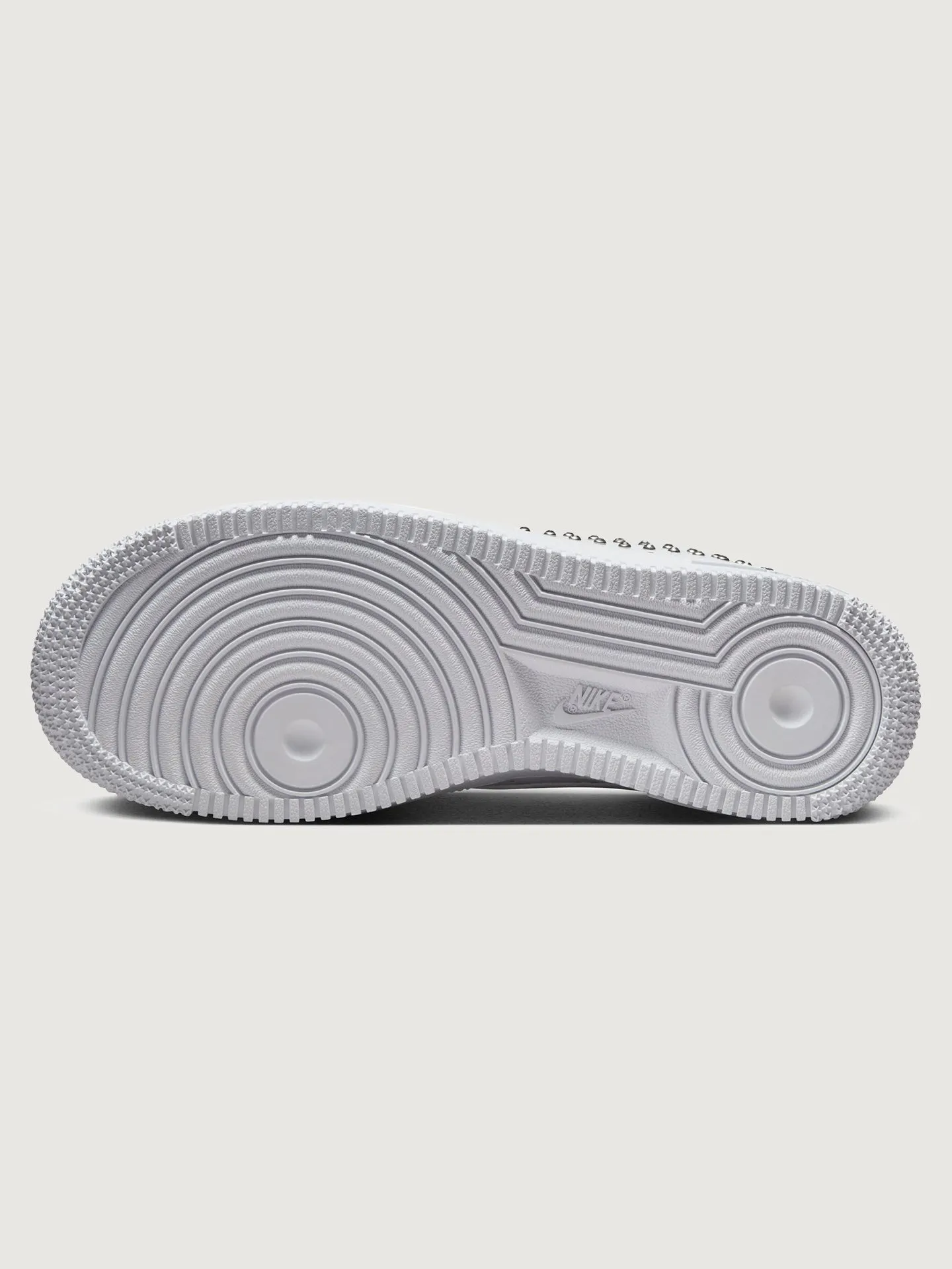 Wmns Air Force 1 '07 - White/Chrome-Metallic Silver
