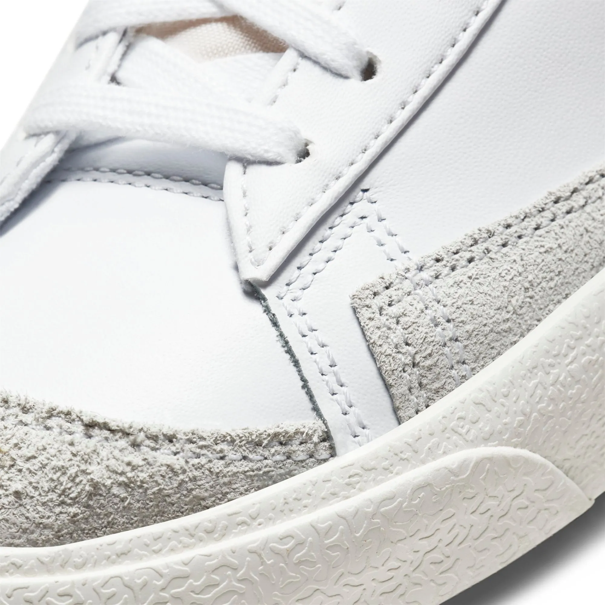WMNS Nike Blazer Mid '77